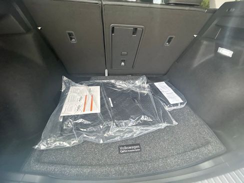 New 2026 Volkswagen Taos SE image 38