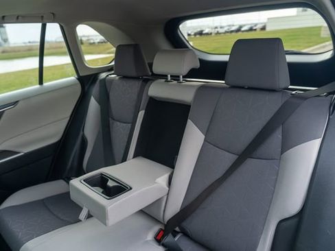 Used 2022 Toyota RAV4 XLE image 16