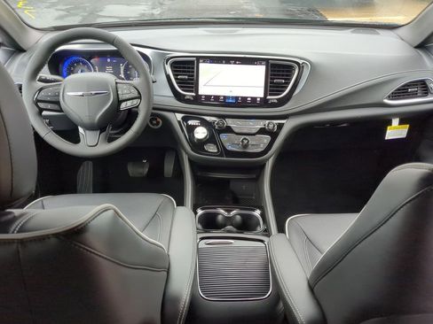 New 2026 Chrysler Pacifica Limited w/ S Appearance Package image 11