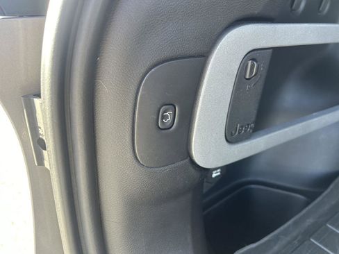 Used 2015 Jeep Cherokee Limited w/ Luxury Group image 9