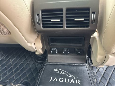 Used 2017 Jaguar F-PACE Prestige image 36