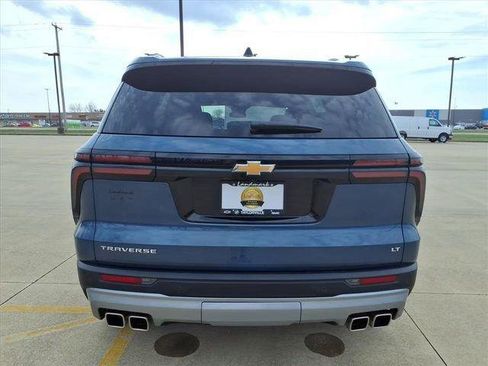 Used 2024 Chevrolet Traverse LT image 23