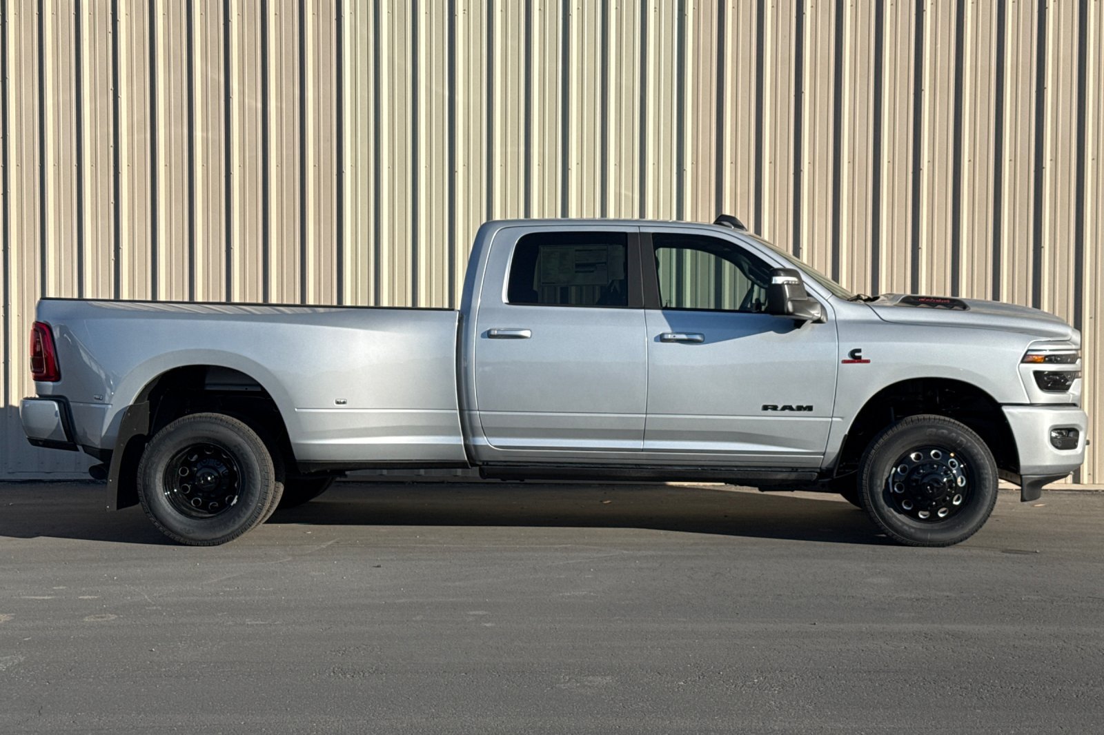 New 2026 RAM 3500 Laramie AWD/4WD image 10