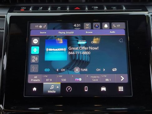 Used 2024 Jeep Grand Cherokee Altitude AWD/4WD image 15