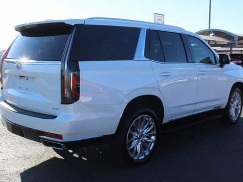 Used 2023 Cadillac Escalade Premium Luxury image 3