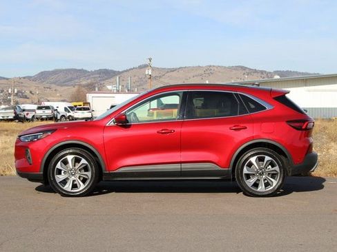 Used 2024 Ford Escape Platinum w/ Premium Technology Package image 3