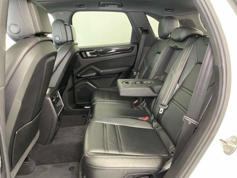 Certified 2023 Porsche Cayenne AWD/4WD image 19
