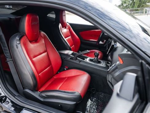 Used 2011 Chevrolet Camaro SS w/ Interior Accent Trim Package image 64