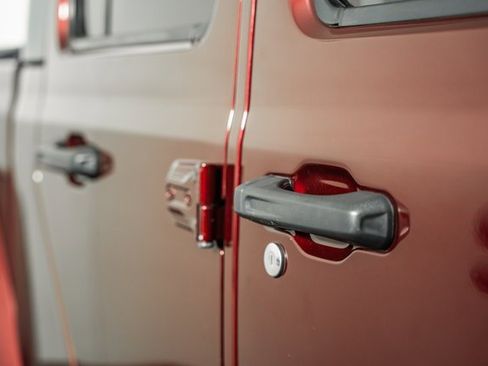 Used 2021 Jeep Gladiator Willys image 20