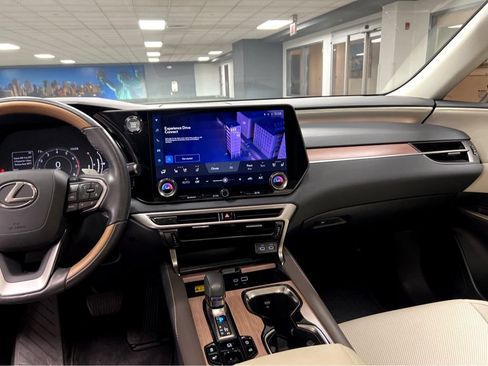 Certified 2024 Lexus RX 350 Premium w/ Kick Sensor & Tow Package AWD/4WD image 41