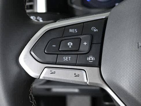 Used 2022 Volkswagen Atlas Cross Sport SE w/ Panoramic Sunroof Package image 23