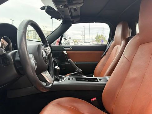 Used 2008 MAZDA MX-5 Miata Grand Touring w/ Premium Pkg RWD image 11