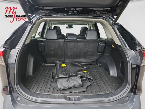 Used 2019 Toyota RAV4 XLE Premium w/ All Weather Liner Package AWD/4WD image 18