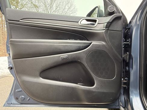 Used 2019 Jeep Grand Cherokee Limited image 13