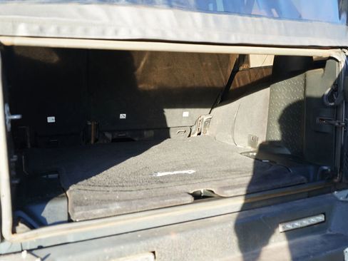 Used 2017 Jeep Wrangler Unlimited Rubicon w/ Connectivity Group image 26