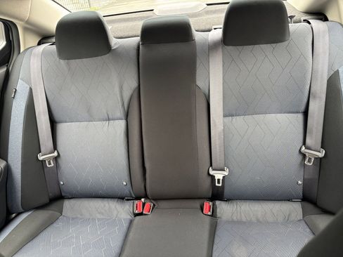 Used 2025 Nissan Versa SV FWD image 38