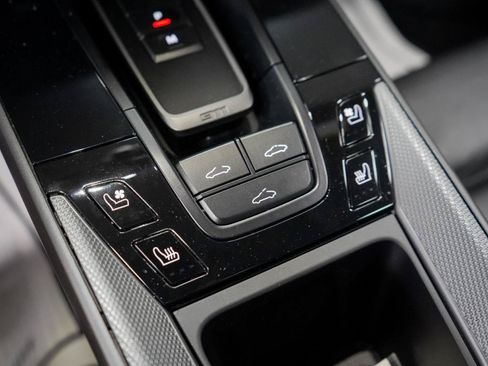 Used 2024 Porsche 911 Carrera image 21