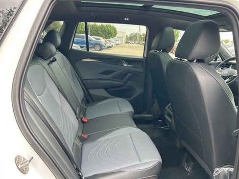 New 2026 Volkswagen Tiguan SE R-Line image 45