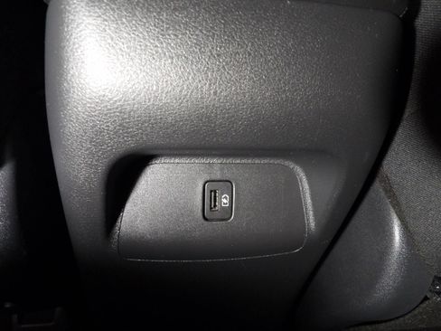 Used 2021 Nissan Sentra SV image 12