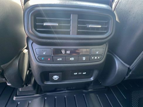 Certified 2025 Honda Pilot Black Edition image 23