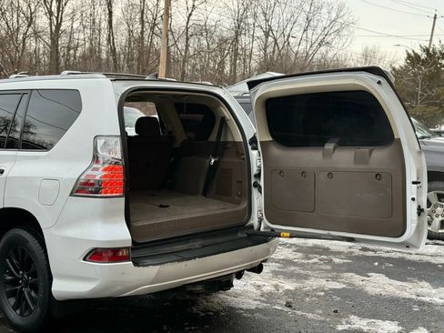 Used 2016 Lexus GX 460 image 38