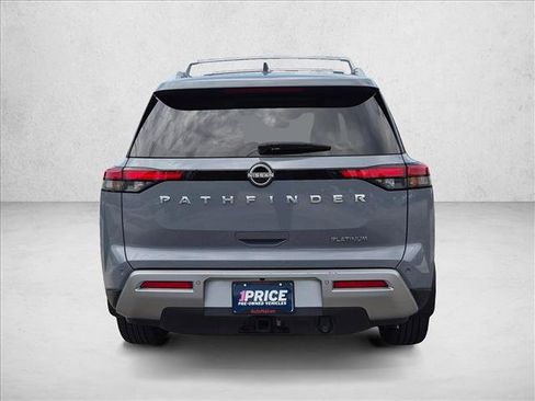 Used 2024 Nissan Pathfinder Platinum FWD image 6