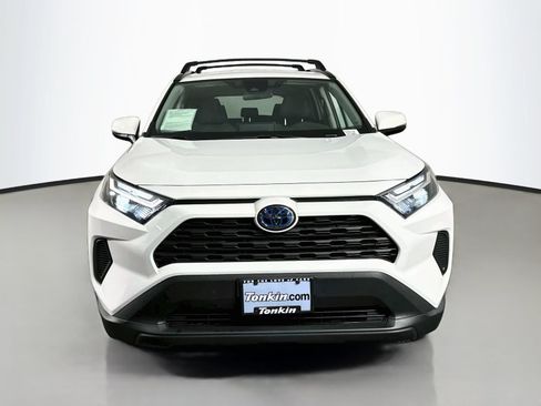 Used 2024 Toyota RAV4 XLE AWD/4WD image 2