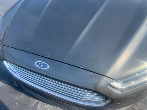 Used 2016 Ford Fusion SE FWD image 5