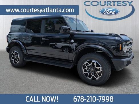 New 2026 Ford Bronco Outer Banks AWD/4WD image 1