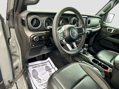 Used 2023 Jeep Wrangler Unlimited Sahara image 10