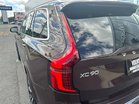 Used 2025 Volvo XC90 B5 Core AWD/4WD image 10