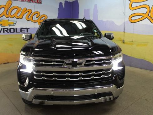 Used 2023 Chevrolet Silverado 1500 LTZ w/ LTZ Premium Package AWD/4WD image 3