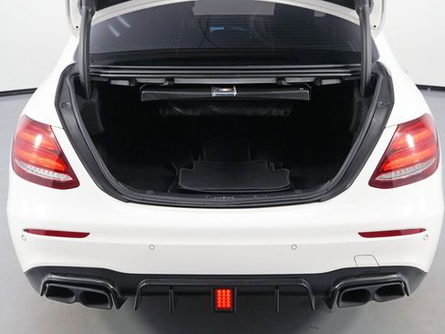 Used 2019 Mercedes-Benz E 300 image 9