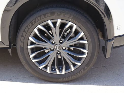 Used 2024 Nissan Rogue Platinum FWD image 29