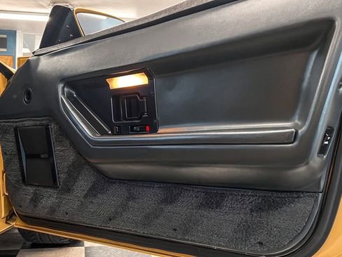 Used 1986 Chevrolet Corvette Convertible image 73