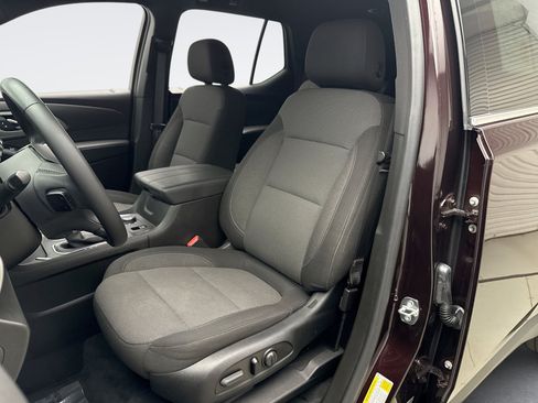 Used 2023 Chevrolet Traverse LT AWD/4WD image 11