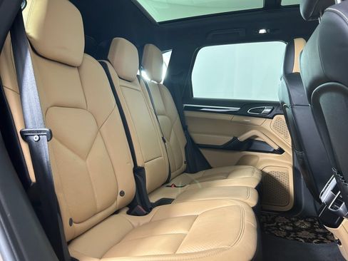 Used 2016 Porsche Cayenne AWD/4WD image 26