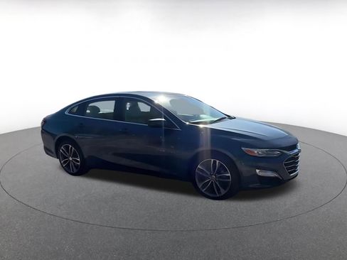 Used 2024 Chevrolet Malibu LT image 2