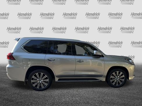 Used 2020 Lexus LX 570 4WD w/ Luxury Package image 10