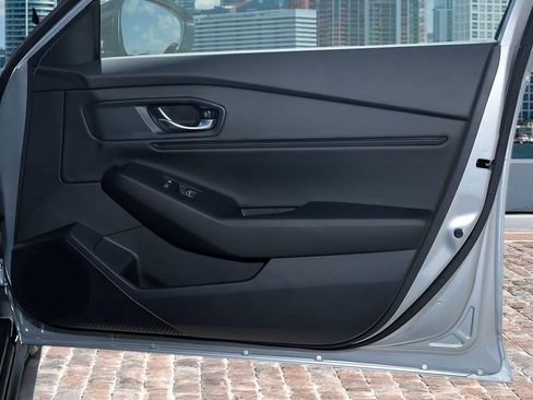 Certified 2025 Honda Accord SE image 12