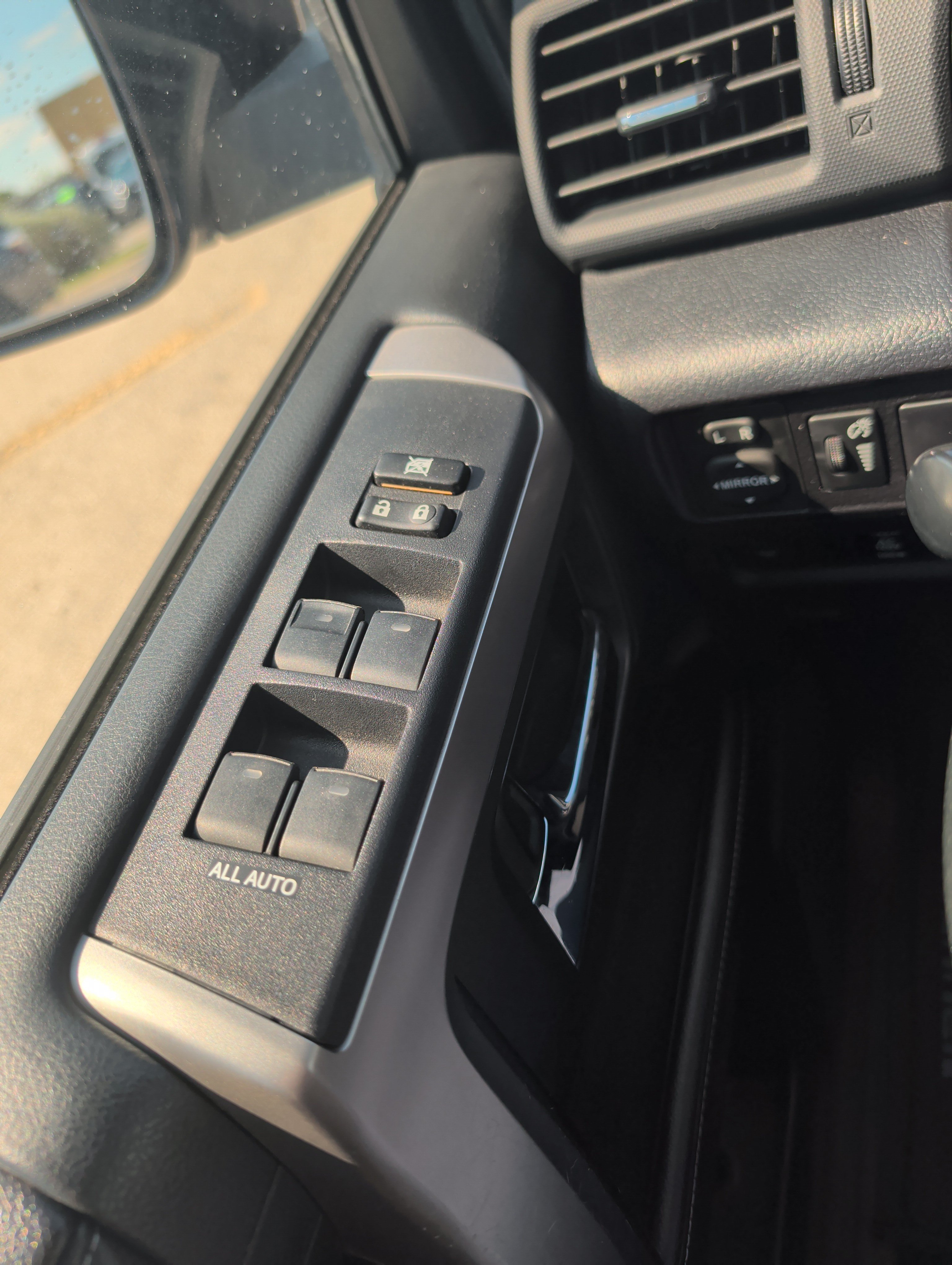 Used 2016 Toyota 4Runner SR5 RWD image 41