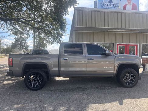 Used 2017 GMC Sierra 1500 SLT image 3