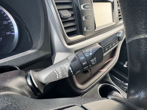 Certified 2019 Toyota Highlander LE AWD/4WD image 30