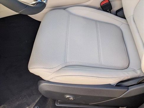 Used 2026 Mercedes-Benz GLC 300 4MATIC image 4