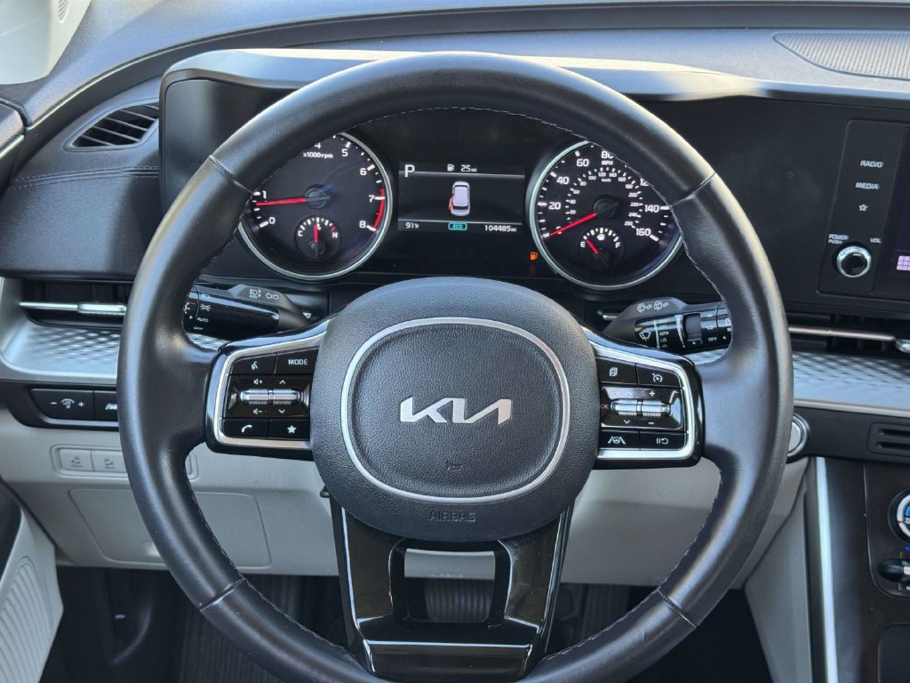 Used 2022 Kia Carnival LX FWD image 10