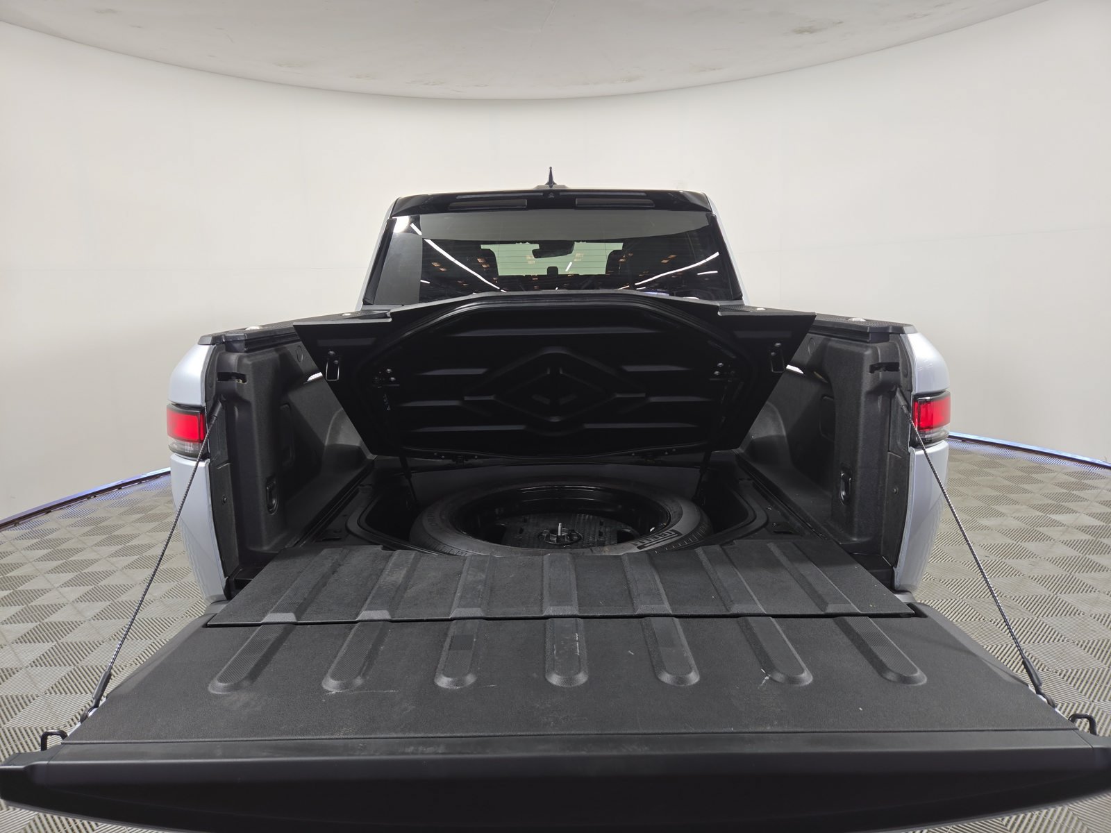 Used 2022 Rivian R1T Adventure AWD/4WD image 15