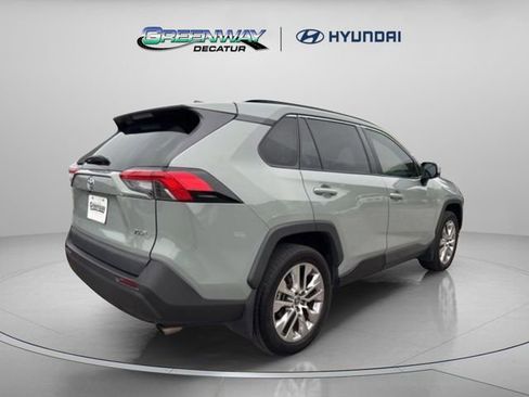 Used 2021 Toyota RAV4 XLE Premium FWD image 6