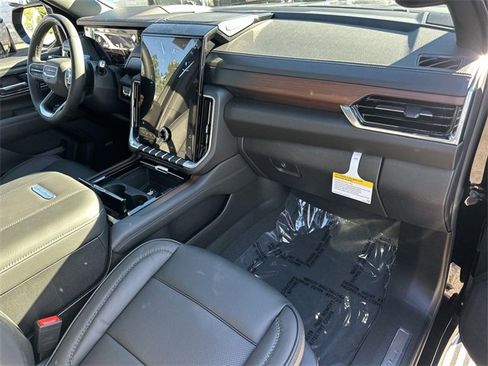 New 2026 GMC Yukon Denali w/ Denali Reserve Package image 32