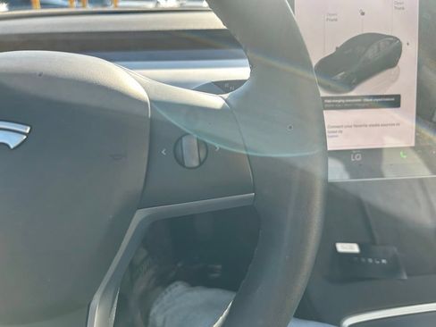 Used 2023 Tesla Model 3 Standard Range RWD image 16