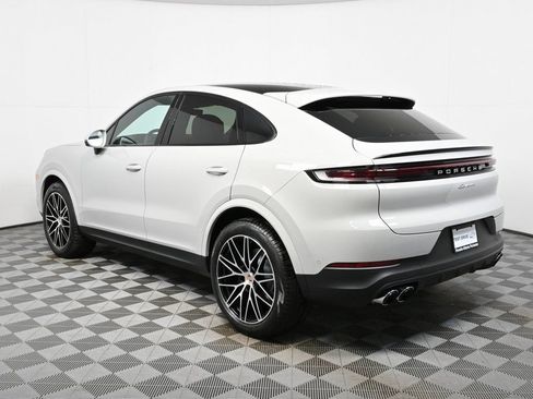 Certified 2026 Porsche Cayenne Coupe AWD/4WD image 3